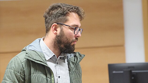 Ji�� Kotek je spolu se svou firmou ob�alovan� za ohro�en� z nedbalosti. Na diskot�ce, kterou po��dal, se zranilo dvan�ct lid�.