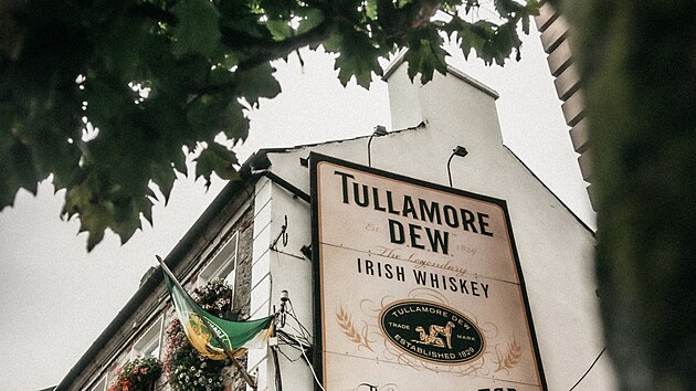Pomysln hlavn msto irsk whiskey. To je patncti tiscov Tullamore. 