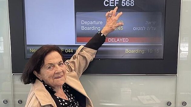 Do Prahy z Izraele míří třetí repatriační letadlo. Na palubě je i Eva Erbenová, nejstarší krajanka žijící v Izraeli. (12. řijna 2023)