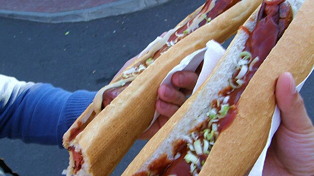 Litvnovsk maxi klobsa, takzvan maxk, je populrn mezi fanouky po cel republice.