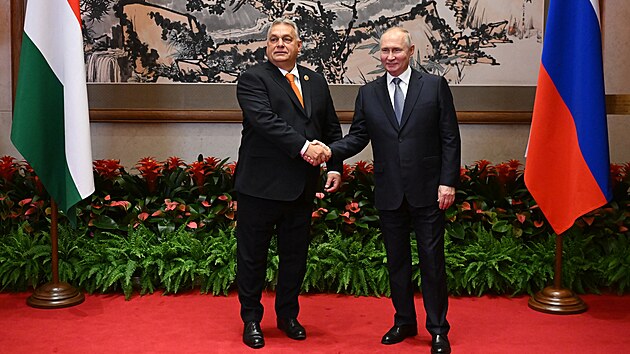 Maarsk premir Viktor Orbn a rusk prezident Vladimir Putin po jednn v Pekingu (17. jna 2023)