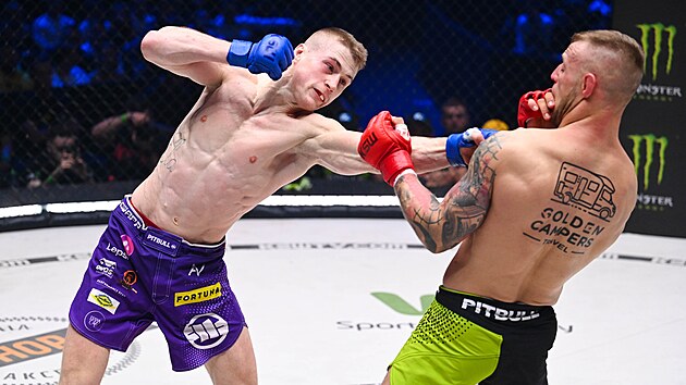 MMA zpasnk Leo Brichta zpas s Romanem Szymanskim v polsk organizaci KSW.