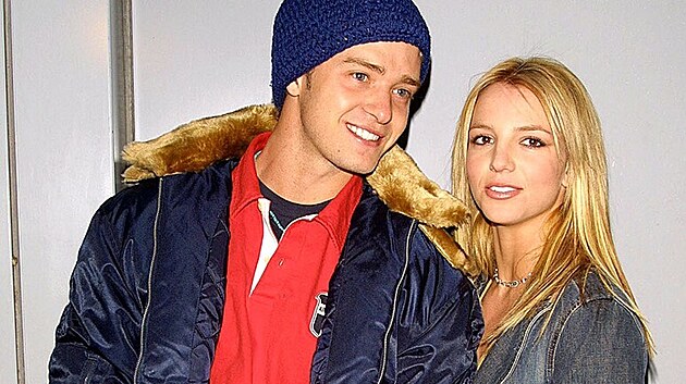 Justin Timberlake a Britney Spears (New York, 3. nora 2002)