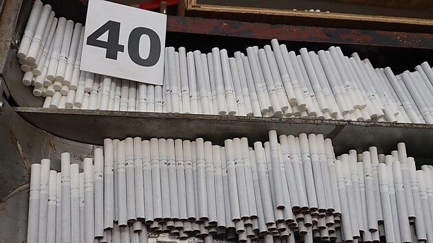 Celnci zabavili pes 17 milion cigaret a tm 12 tun tabku.