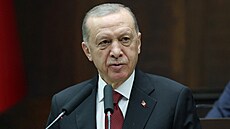 Turecký prezident Recep Tayyip Erdogan při jednání poslaneckého klubu své...