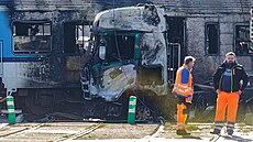 Na elezniním pejezdu v Olomouci narazil osobní vlak do kamionu, pi...