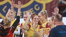 Liberecké volejbalistky se radují z vítzství. V popedí Klára Vyklická.