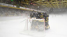 Litvínovtí hokejisté oslavují díky devátému vítzství v ad vyrovnání...