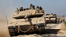 Izraelské tanky u hranic s Pásmem Gazy (13. íjna 2023)