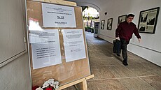 Poláci ijící v eské republice pichází volit na polský konzulát v Brn.