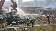 Hašení požáru textilky v Turnově (11. října 2023)