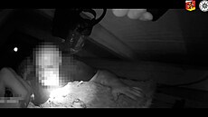 �idi� ují�d�l hlídce, na�li ho pod skelnou vatou