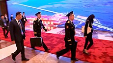 Ruský prezident Vladimir Putin byl v Pekingu v doprovodu důstojníků ruských...
