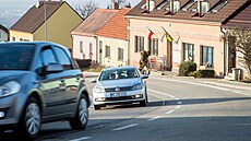 Na dálnici D3 se dá pod Srubcem najet i nyní, ale obchvat bude za nkolik let konit v místech na snímku.
