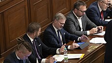 Schze Snmovny, na které poslanci schválili vládní úsporný balíek (13. 10....