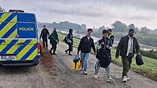 Policisté na různých místech jižní Moravy zadrželi během 24 hodin 107 migrantů...