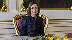 Moldavská prezidentka Maia Sanduová na Pra�ském hrad�. (16. �íjna 2023)