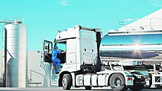 Podle nedávného pr�zkumu Mezinárodní unie silni�ní dopravy (IRU) postrádá �esko...