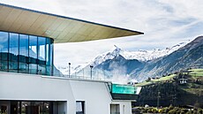 Tauern SPA s výhledem na Kitzsteinhorn