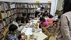 Program pro d�ti tvo�í knihovnice spolu s Milanem Bindatschem ji� sedm let. (6....