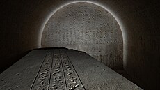 Jiní stna pohební komory a víko Dehutiemhatova sarkofágu. (17. íjna 2023)