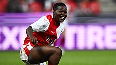 Marjolen Wafula Nekesa ze Slavie se raduje z gólu.