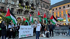 Podporovatelé Palestiny se seli i v centru Mnichova (9. íjna 2023)