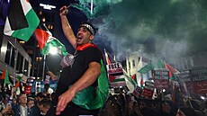 Podporovatelé Palestiny na protestu v Londýn (9. íjna 2023)