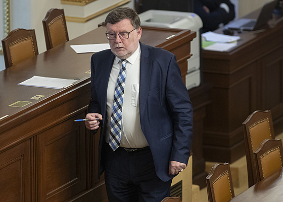 Ministr financí Zbynk Stanjura (ODS) na schzi Poslanecké snmovny. (13. íjna...
