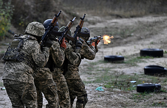 Písluníci nov vytvoeného praporu Sibi ukrajinských ozbrojených sil se...