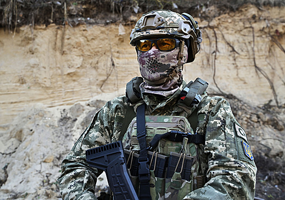 Písluníci nov vytvoeného praporu Sibi ukrajinských ozbrojených sil se...