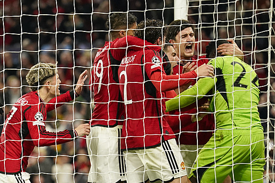 Emoce hrá�� United po záv�re�né chycené penalt�.