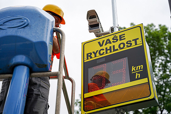 Na pozoru p�ed v�udyp�ítomnými kamerami snímajícími rychlost musí být p�edev�ím...