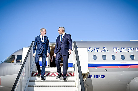 Petr Fiala přiletěl do Tel Avivu. (25. října 2023)