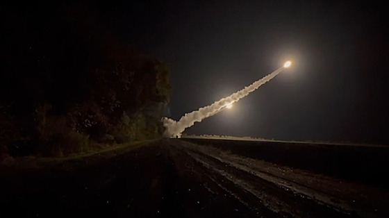Útok na letit v okupovaném Beransku a Luhansku raketami ATACMS (17. íjna...