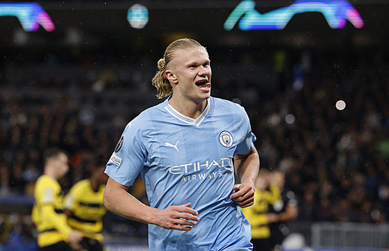 Erling Haaland z Manchesteru City slaví gól do sít� Young Boys.
