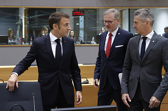 Summitu EU v Bruselu se za �esko ú�astní p�edseda vlády Petr Fiala, za Francii...