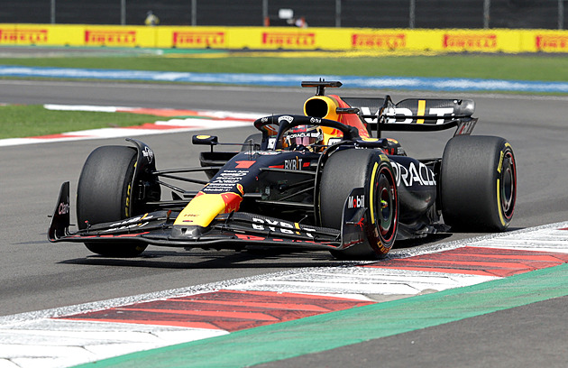 První trénink F1 v Mexiku vyhrál Verstappen před Albonem a Pérezem