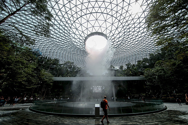 Nejdražší město světa je opět Singapur. Dohnal ho Curych, zjistila analýza