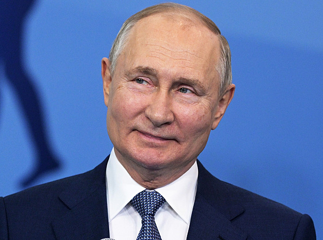 Rusové hrají v národní soutěži o dovolené a byty, Kreml chce hlasy pro Putina
