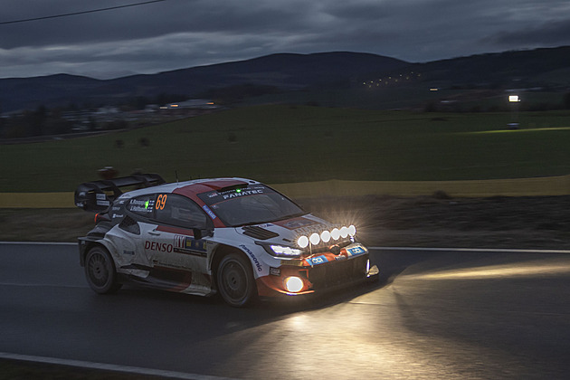 OBRAZEM: WRC v Česku. Podívejte se na skoky a noční řádění speciálů rally