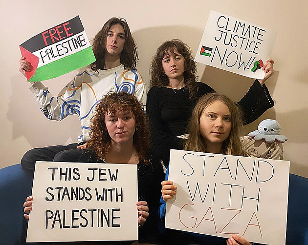 Klimaaktivisté v čele s Gretou straní Palestině. Používají protižidovské symboly, šíří stanoviska Hamásu