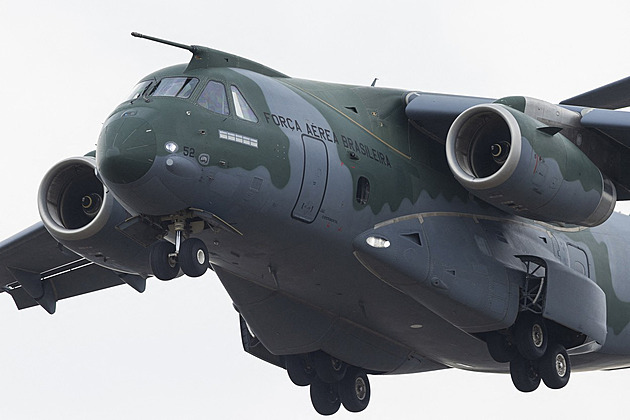 OBRAZEM: Transportní letoun Embraer C-390. Česká armáda získá světovou špičku
