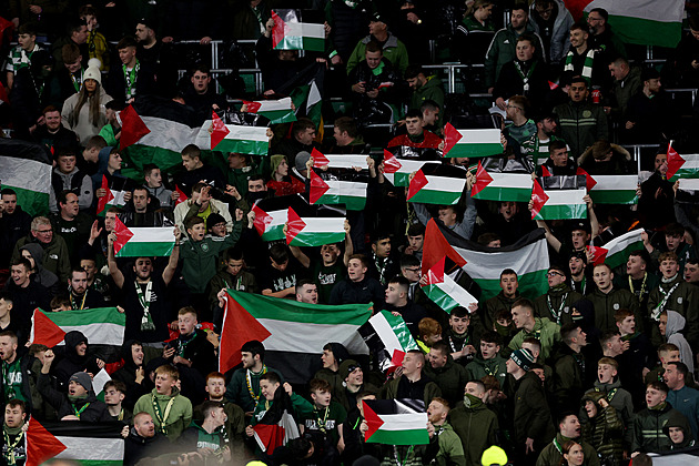 Celtic dostal trest za palestinské vlajky. Provokativní gesto, uvedla UEFA