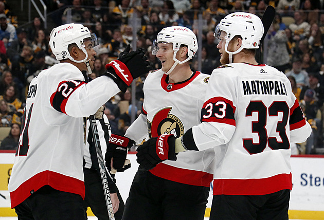 Kubalík se blýskl dvěma góly na ledě Toronta, LA se vytáhlo na Vegas