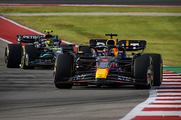 Verstappen v Austinu dominoval ve sprintu. Druhý dojel Hamilton