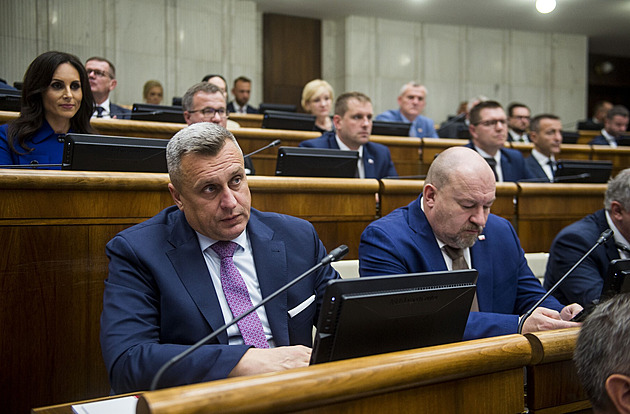 Fico se poklonil u hrobu posledního komunistického prezidenta ČSSR Husáka