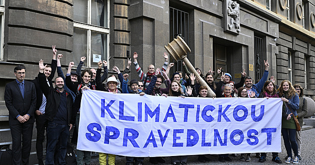 Česko za klima zažalovat nejde, cíle platí pro EU, smetl soud podnět aktivistů