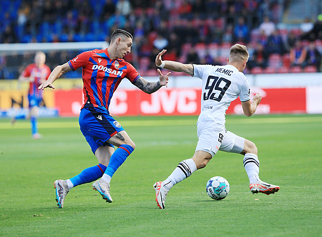 Máme kvalitu na ligu, burcuje karvinský Memić. Ostrý test připraví Sparta