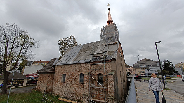 Brodský chrám už zase vypadá jako kostel. Novou věž má ovšem bez kříže